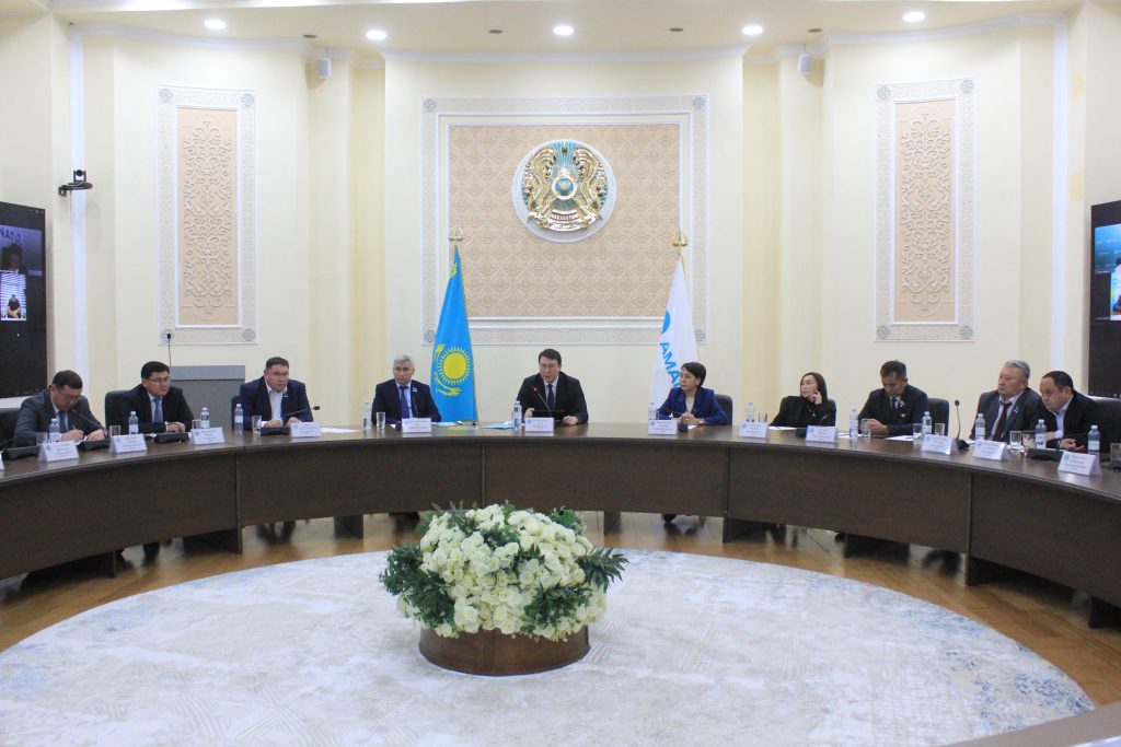 «AMANAT» ПАРТИЯСЫ МЕН ҚОҒАМДЫҚ КЕҢЕС ЖЕТІСУДАҒЫ БІЛІМ САПАСЫНА ҚАТЫСТЫ МОНИТОРИНГ НӘТИЖЕЛЕРІН ҰСЫНДЫ